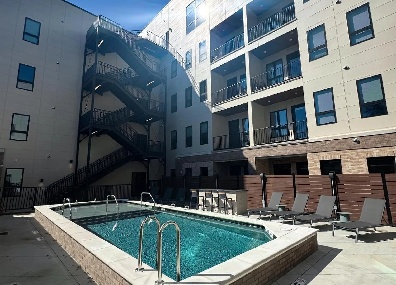 Holiday home The Sound Wave On Music Row Close To Broadway W Pool Nashville United States