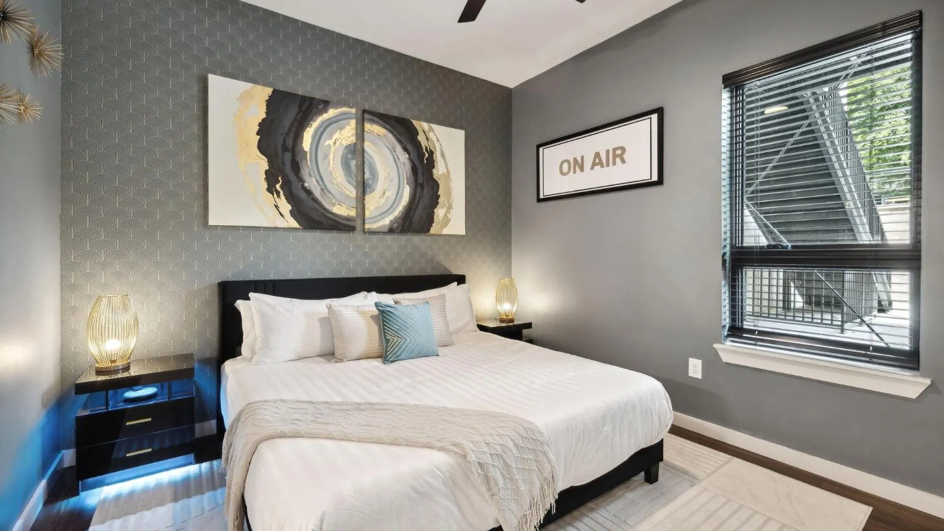 Holiday home The Sound Wave On Music Row Close To Broadway W Pool Nashville United States