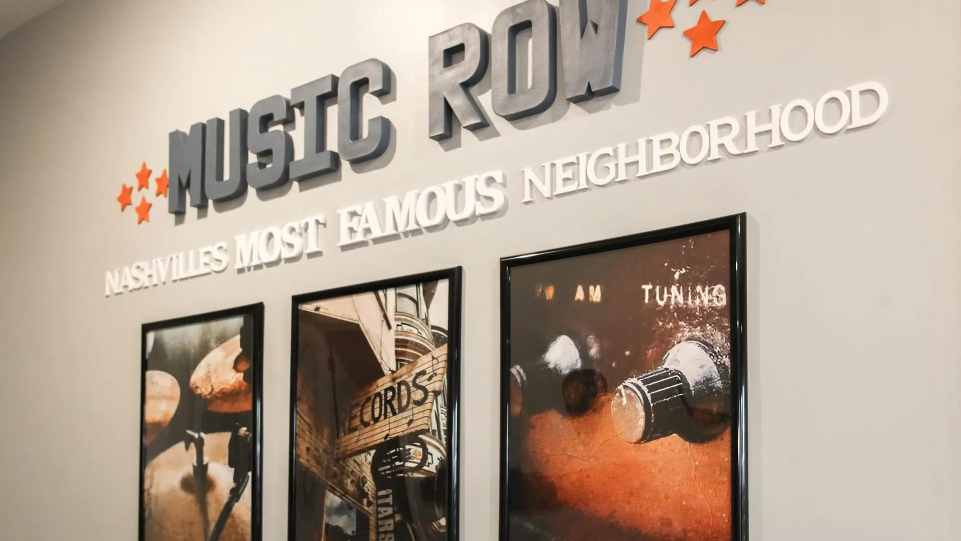 Holiday home The Sound Wave On Music Row Close To Broadway W Pool Nashville